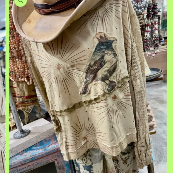 A rare bird top - Picture 3 of 3